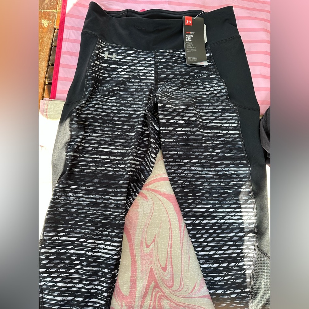 Under armour women’s heat gear crop compression pants